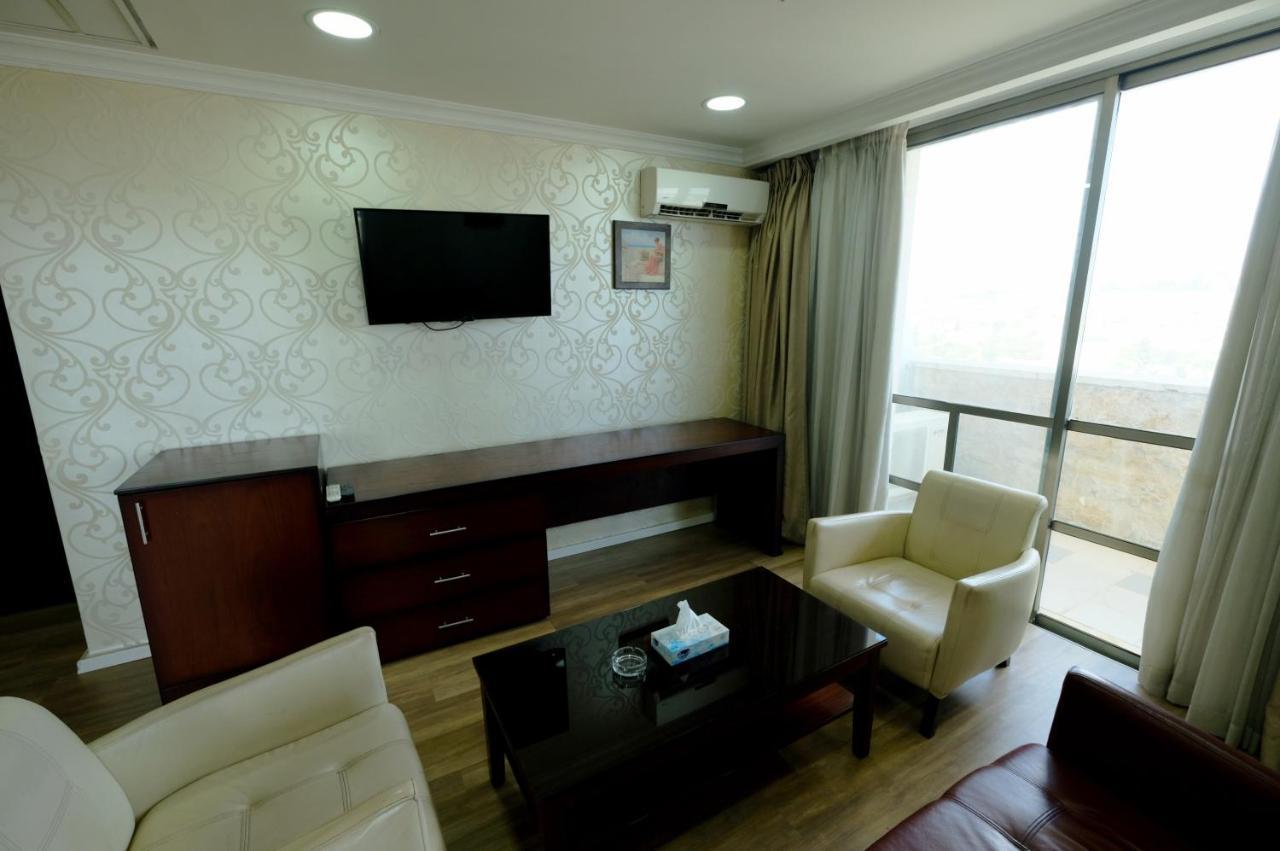 Red Crescent Guesthouse Ramallah Buitenkant foto