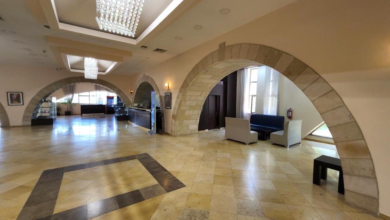 Red Crescent Guesthouse Ramallah Buitenkant foto