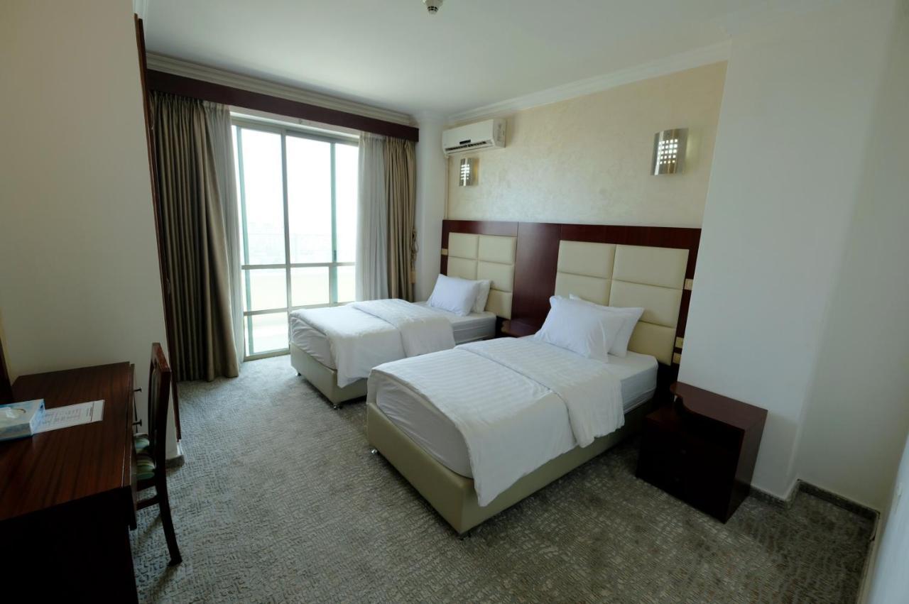 Red Crescent Guesthouse Ramallah Buitenkant foto