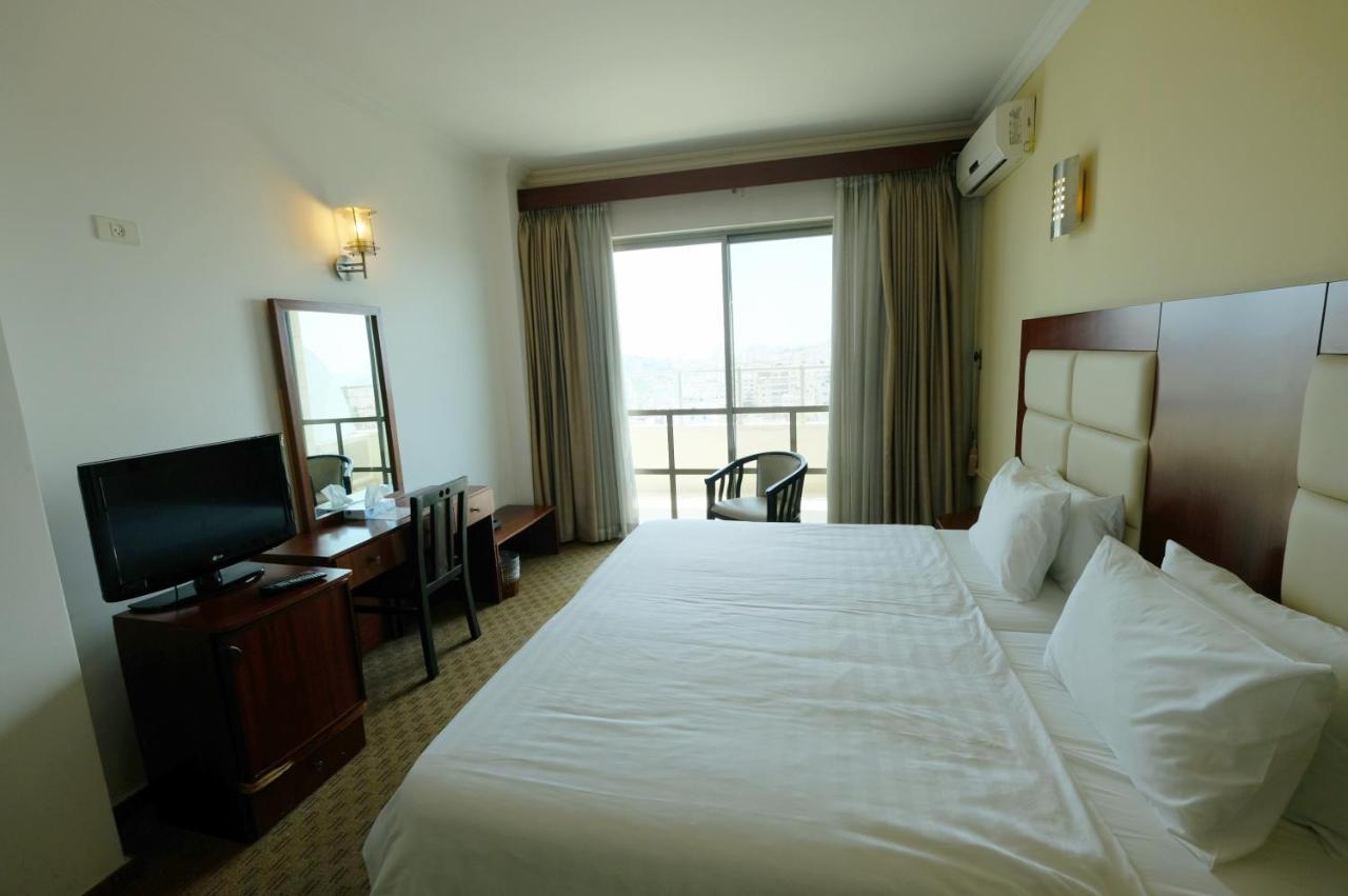 Red Crescent Guesthouse Ramallah Buitenkant foto