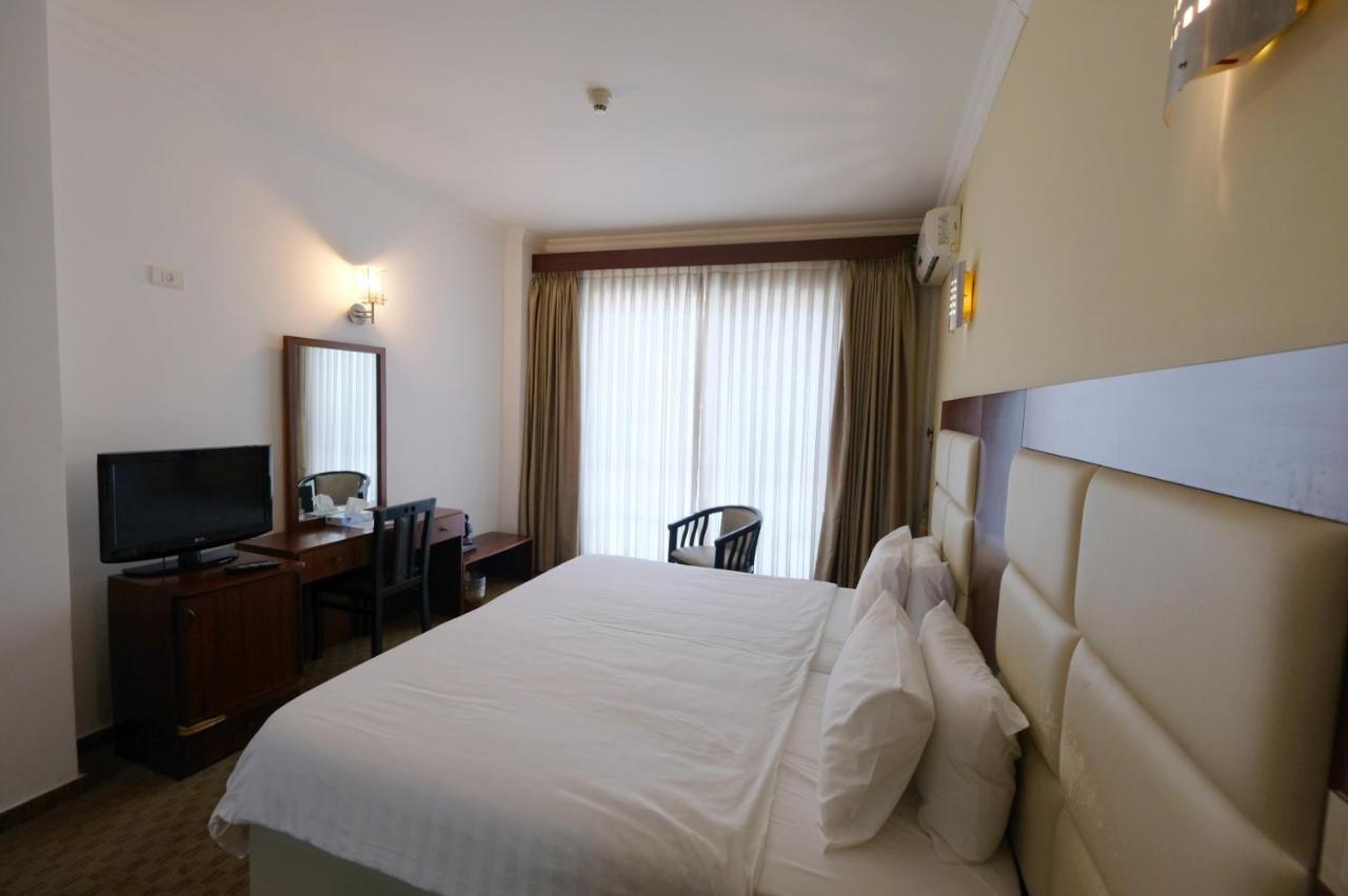 Red Crescent Guesthouse Ramallah Buitenkant foto