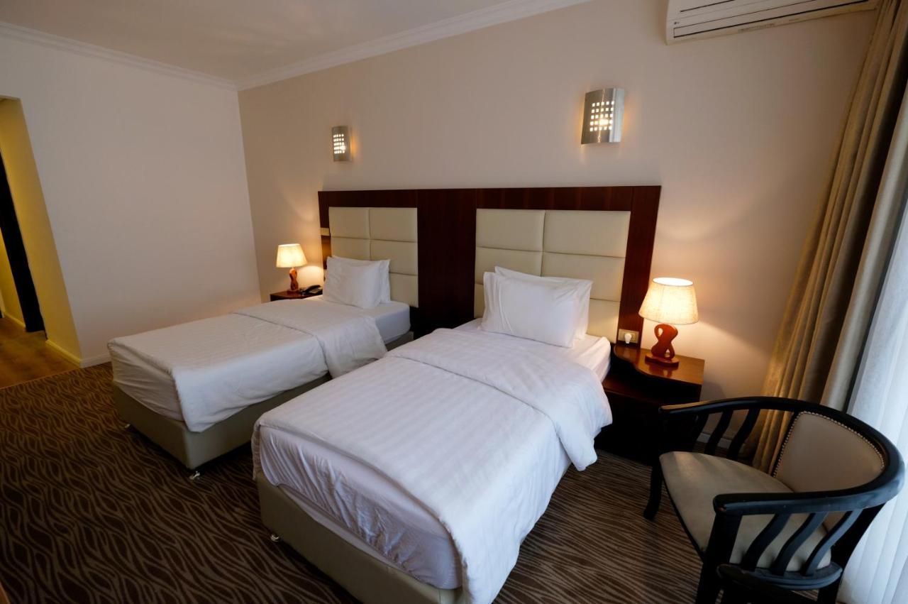 Red Crescent Guesthouse Ramallah Buitenkant foto