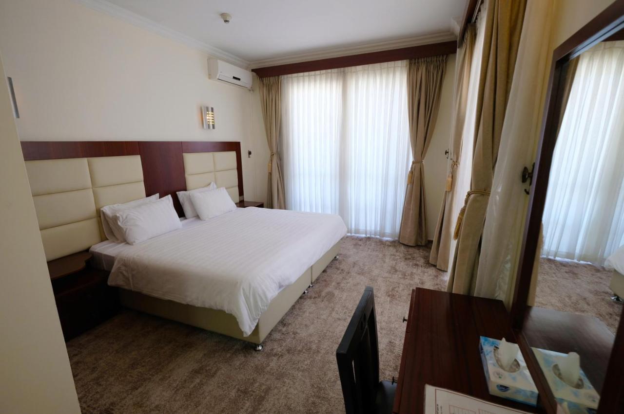 Red Crescent Guesthouse Ramallah Buitenkant foto