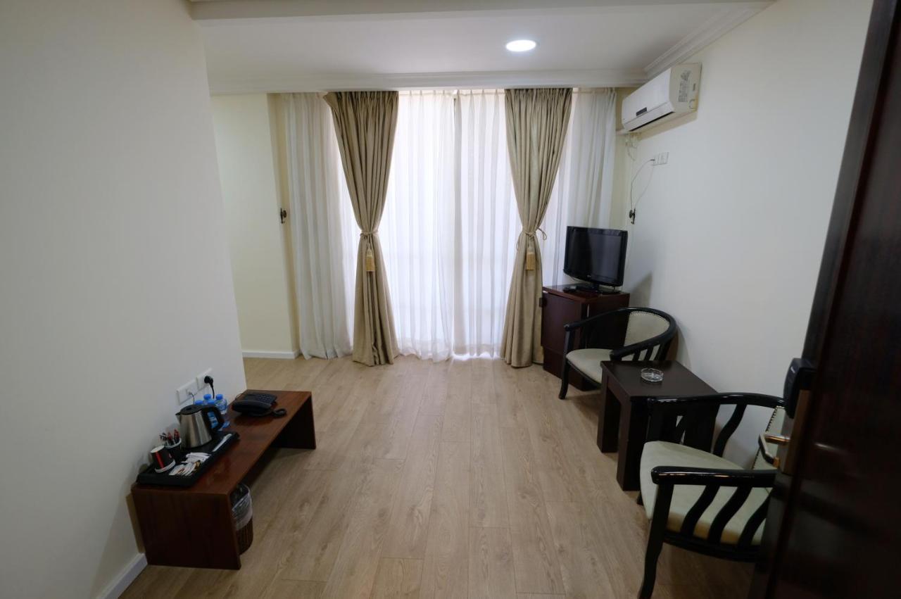 Red Crescent Guesthouse Ramallah Buitenkant foto